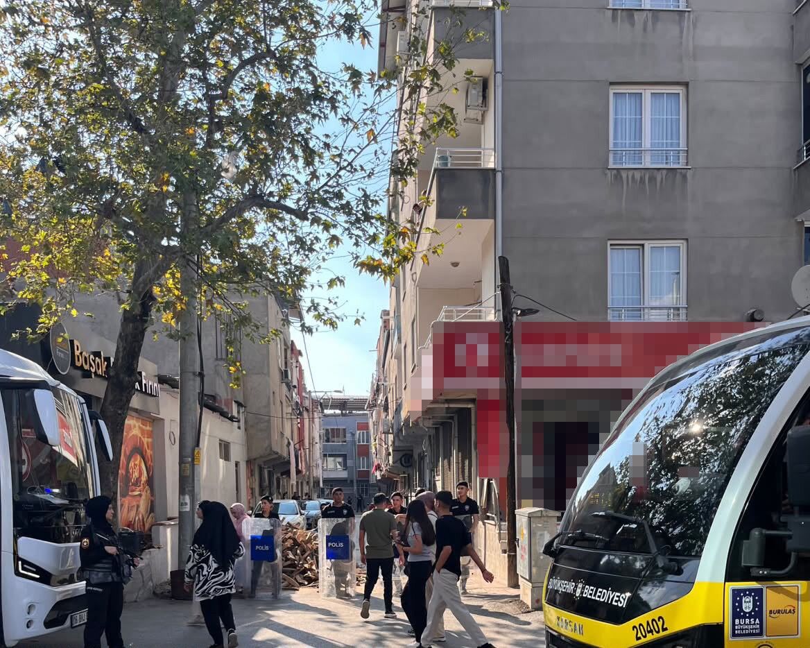 Bursa’da Silahlı Saldırı Husumetlisini Ağır Yaraladı (3)