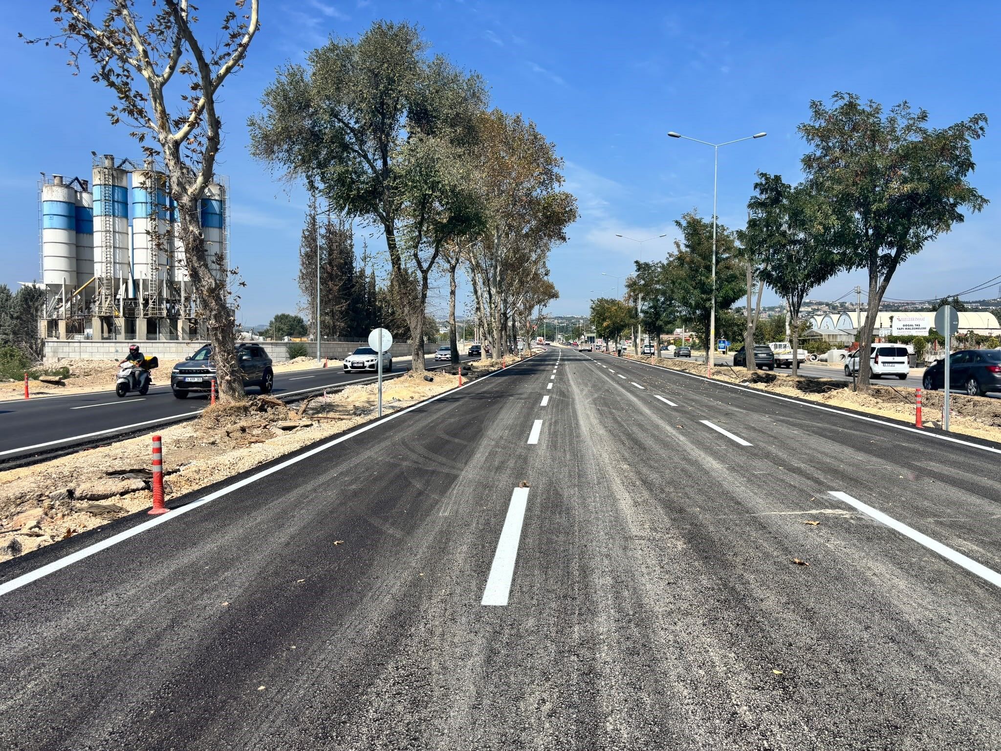 Bursa’da Ulaşım Rahatladı! Geçit Bademli Yolu Okullar Açılmadan Çift Yönlü Trafiğe Açıldı4