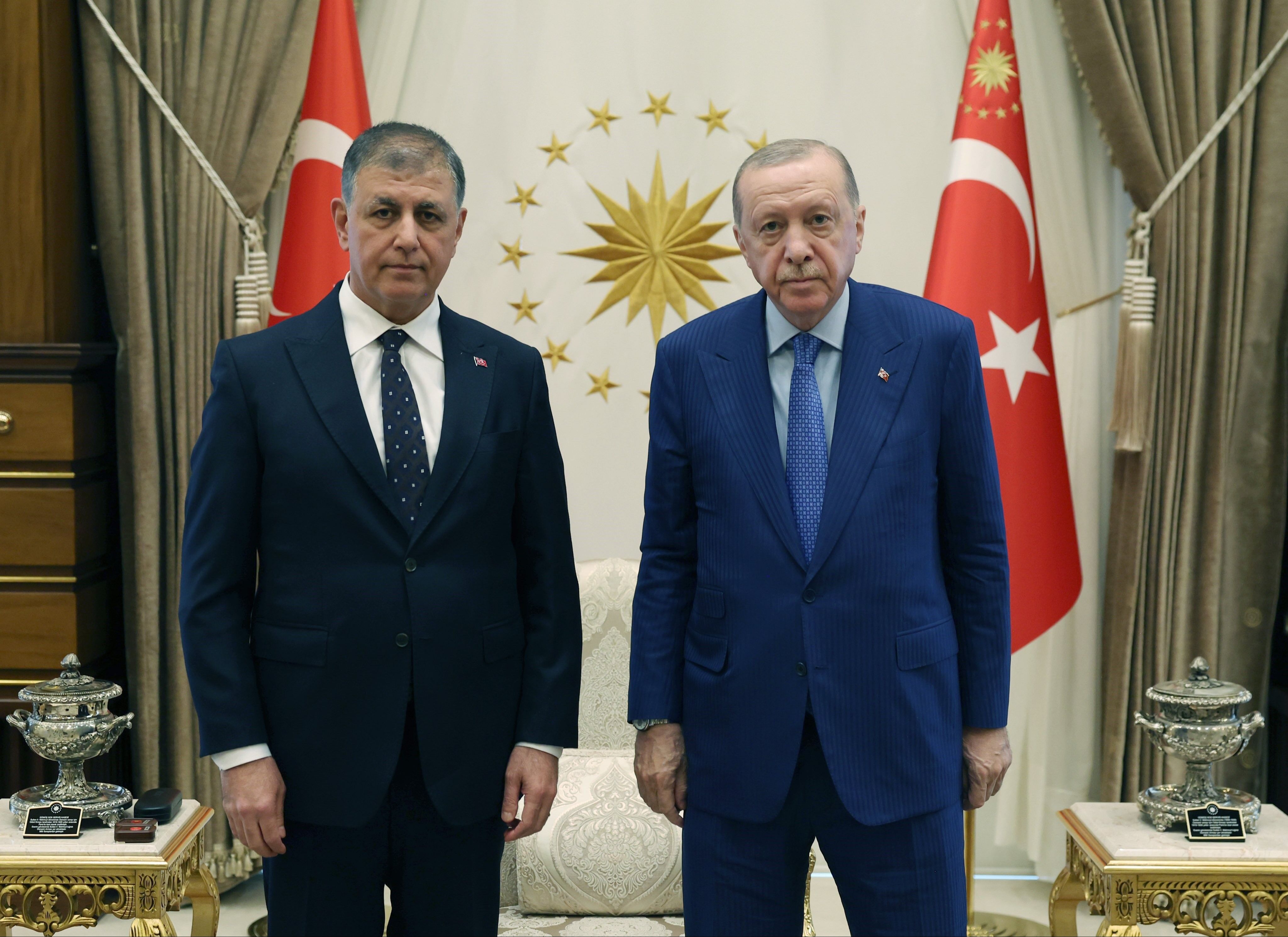 Erdoğan Ile Cemil Tugay Külliye’de Görüştüi̇zmir Ak Partiye Mi Geçiyor?