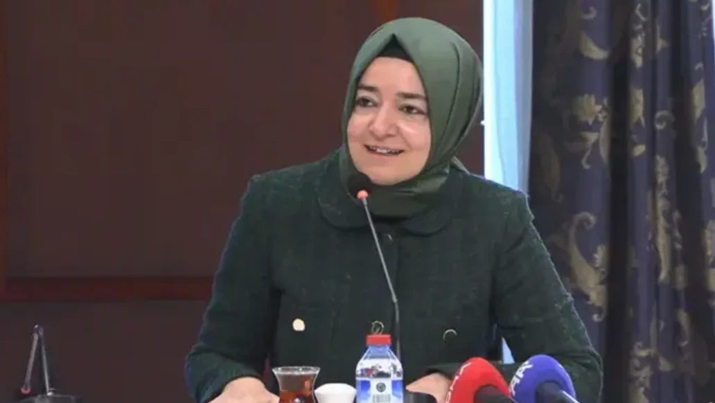 Fatma Betül Sayan Kaya Kimdir, Kaç Yaşında, Nereli? Ak Parti Genel Başkan Yardımcısı Fatma Betül Sayan Kaya Istifa Mı Et.jpg