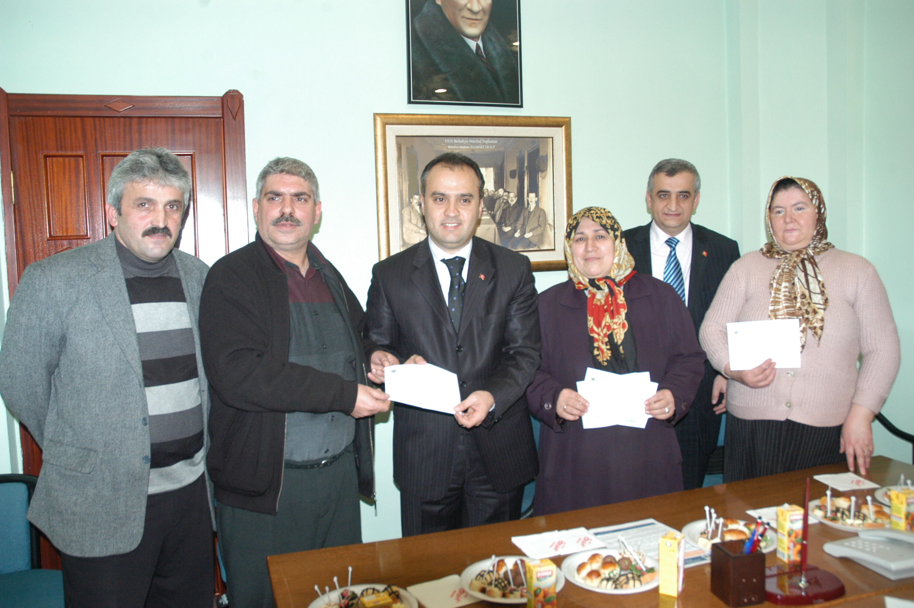 İnegöl Belediyesi’nde 42 Çalışana Kadro Sevinci Arşivden 2008 Gençgazete (1)