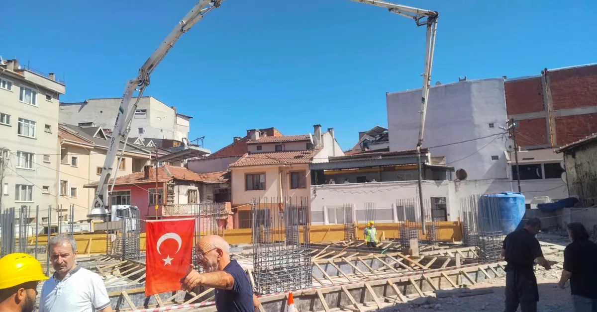İnegöl Boşnak Camii’nin Temeli Atıldı! Siyaset Ve İş Dünyası Törende Buluştu (3)