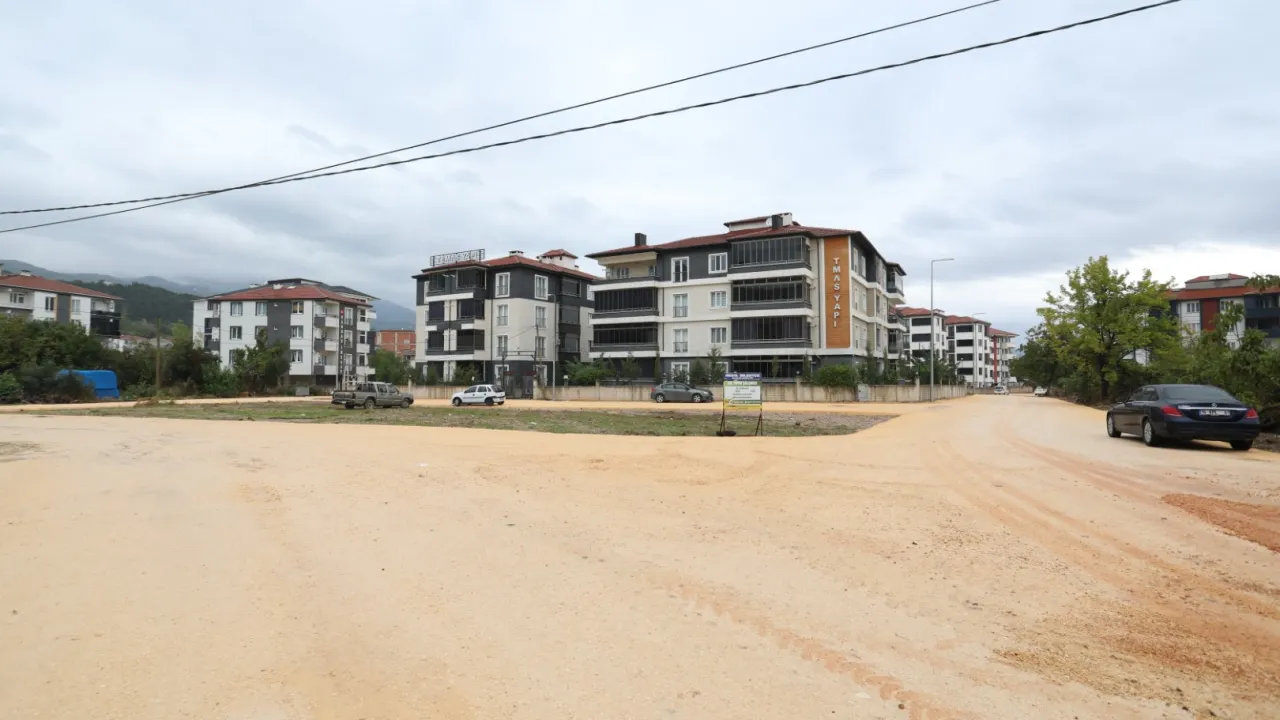 İnegöl Cerrah’ta 27 Sokakta Yol Çalışması Başladı (4)