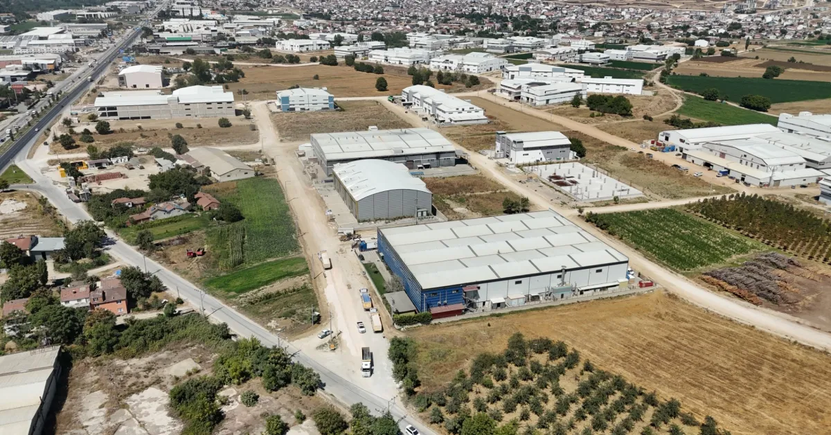 İnegöl’de 105 Ada Bölgesinde 11 Kilometreyi Aşan Yol Kaplama Çalışması Başladı (2)