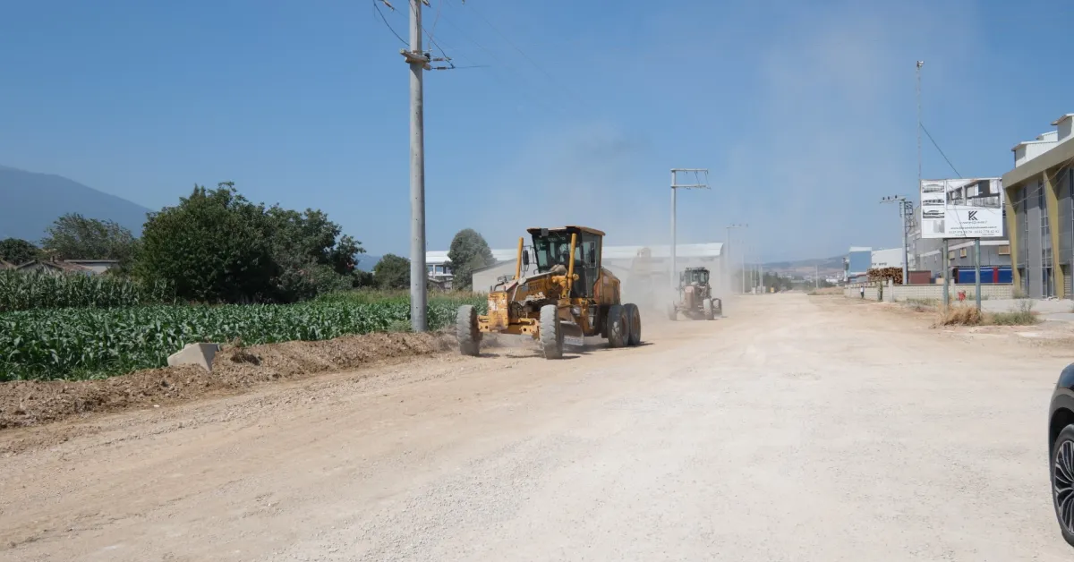 İnegöl’de 105 Ada Bölgesinde 11 Kilometreyi Aşan Yol Kaplama Çalışması Başladı (4)
