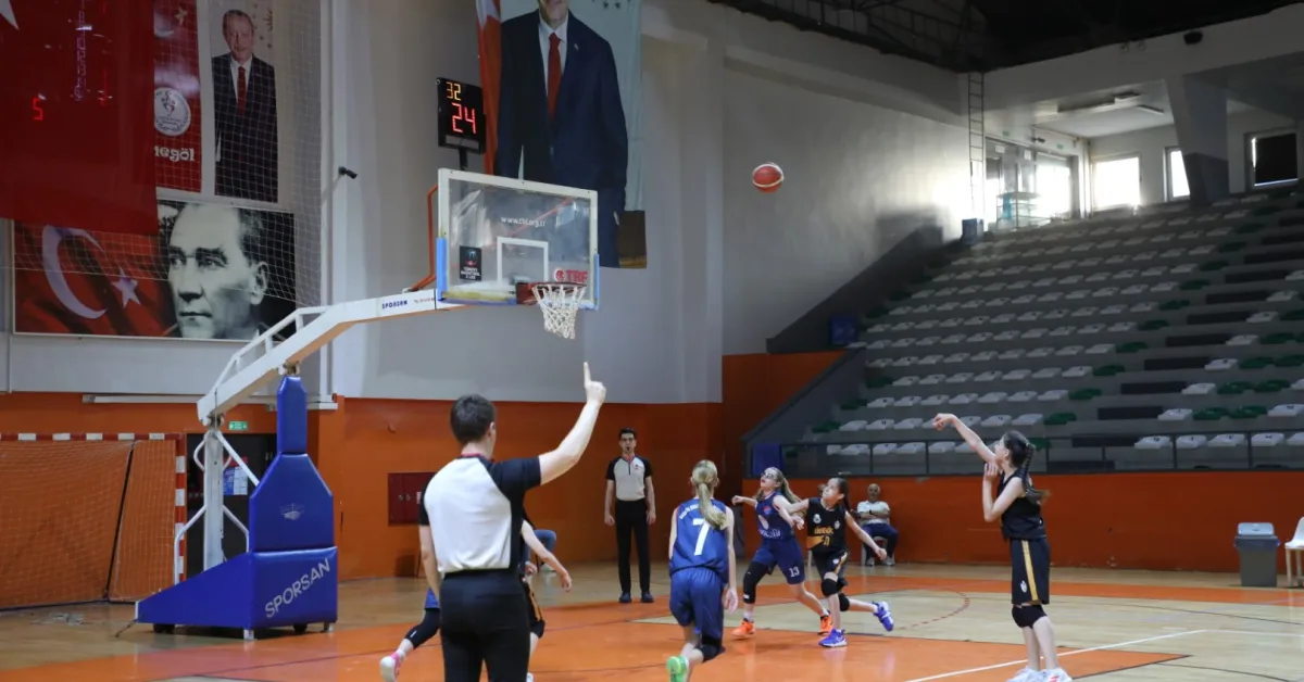 İnegöl'de 2026 'Gençlik Yılı' Spor Yatırımlarıyla Öne Çıktı (4)