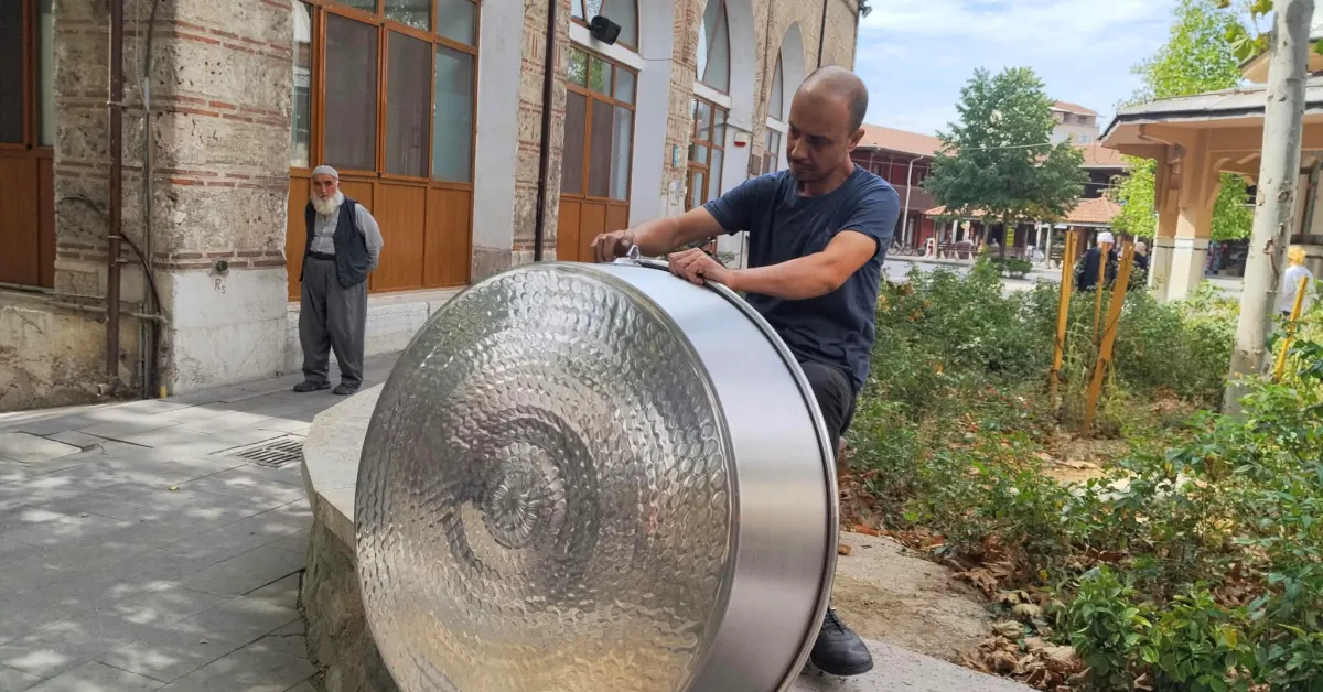 İnegöl'de 60 Yıllık Bakırcılık Ve Kalaycılık Mesleği Değişime Direniyor (5)