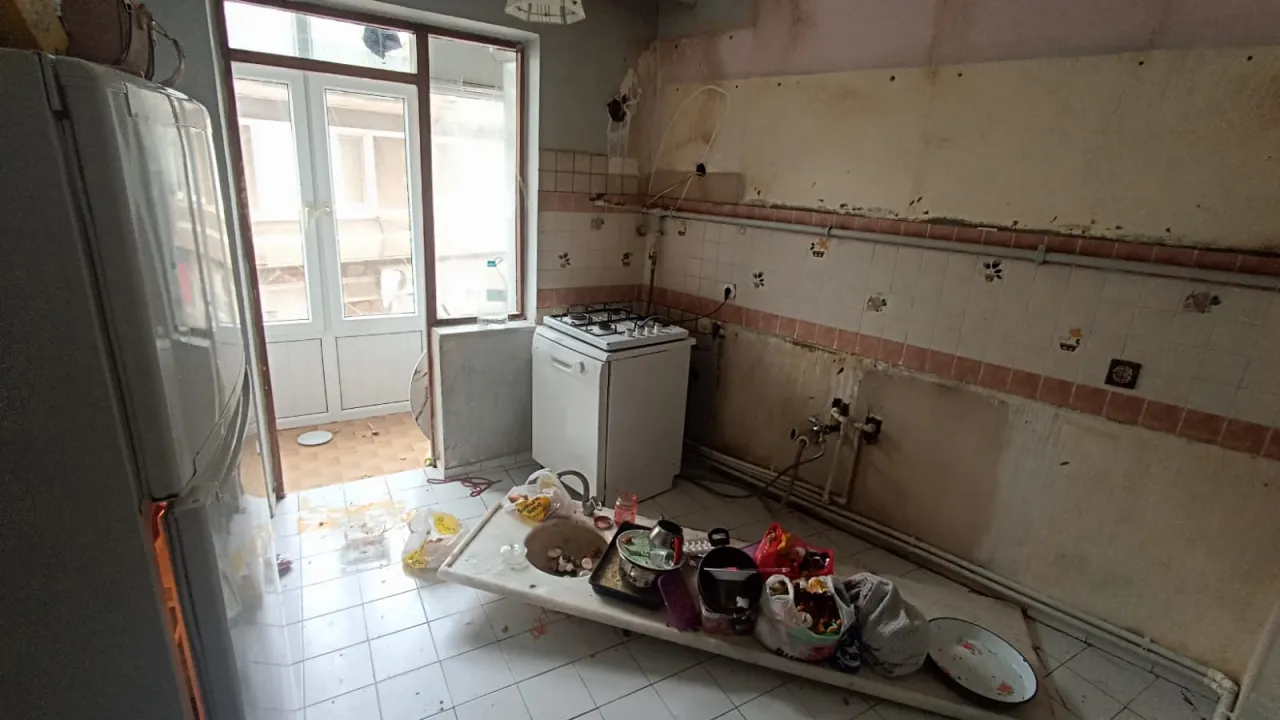 İnegöl’de 7 Kişilik Ailenin Evi Yenilendi, Temel Eşyaları Karşılandı (3)