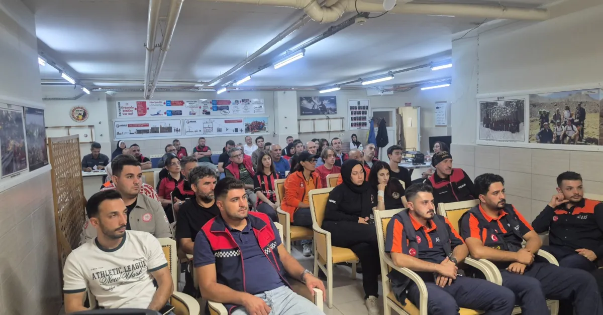 İnegöl’de Arama Kurtarma Ekiplerine K9 Semineri Verildi (4)