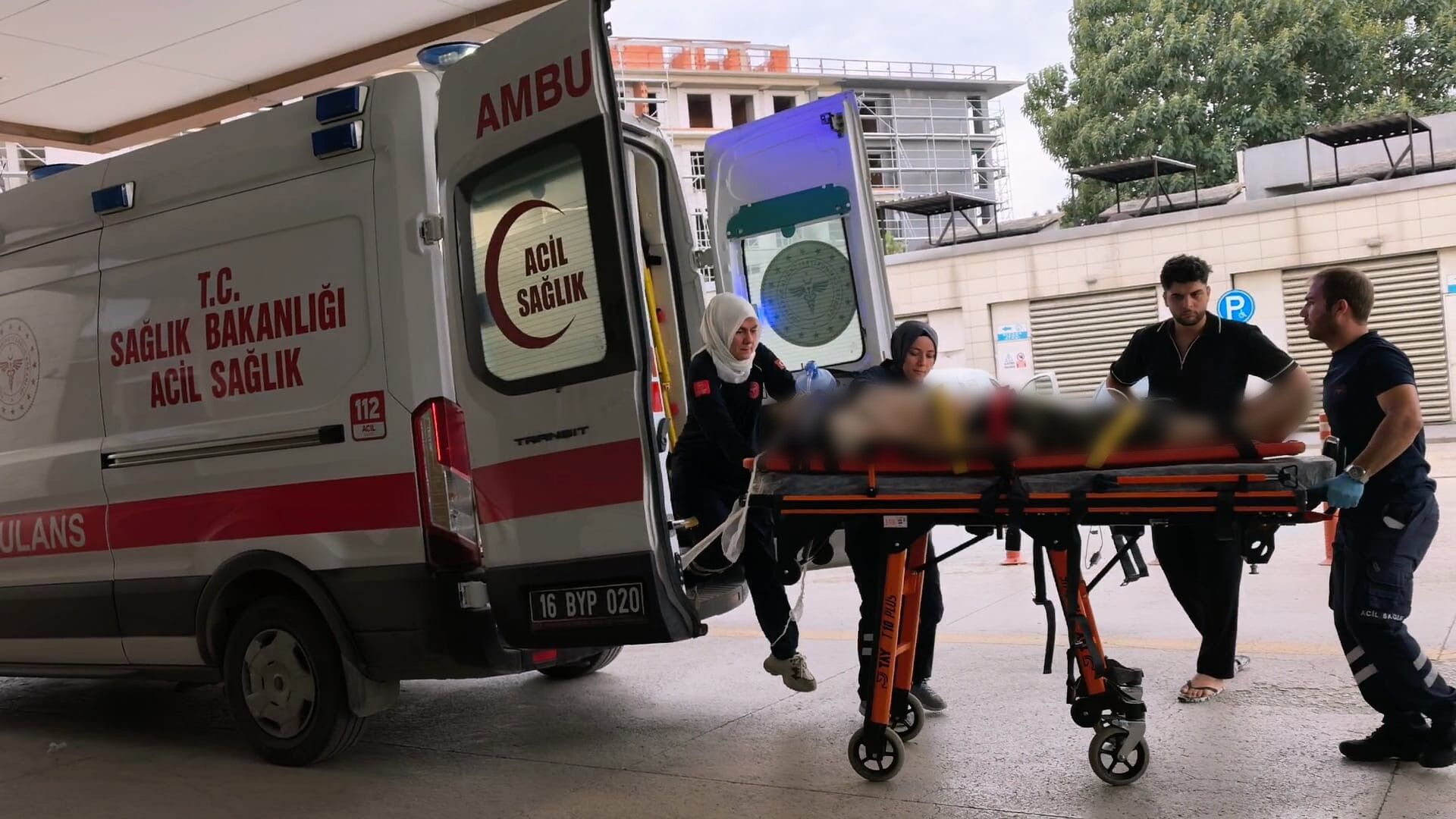 İnegöl'de Banyoda Fenalaşan Genç Hayatını Kaybetti
