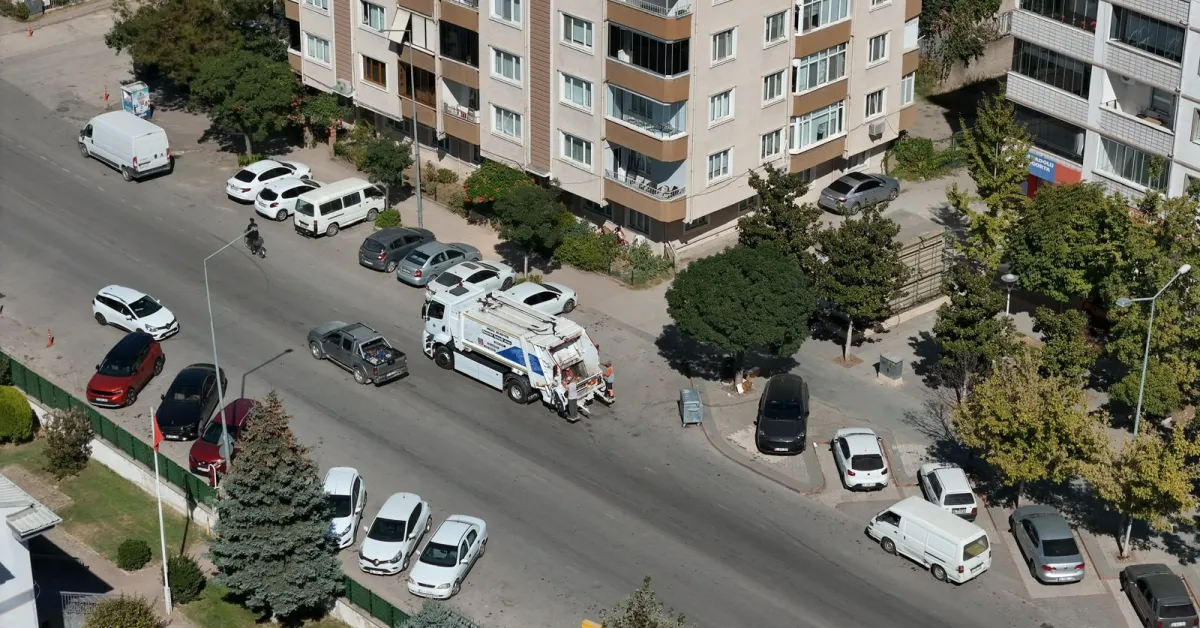 İnegöl’de Elektrikli Çöp Kamyonu Test Edildi (3)