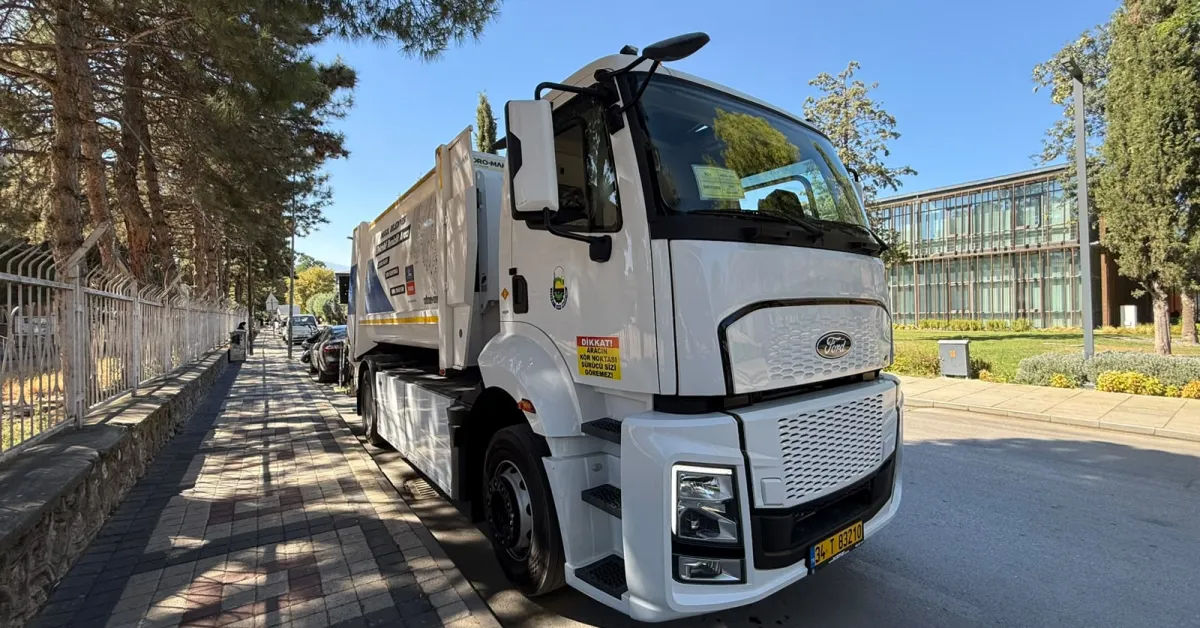 İnegöl’de Elektrikli Çöp Kamyonu Test Edildi (4)