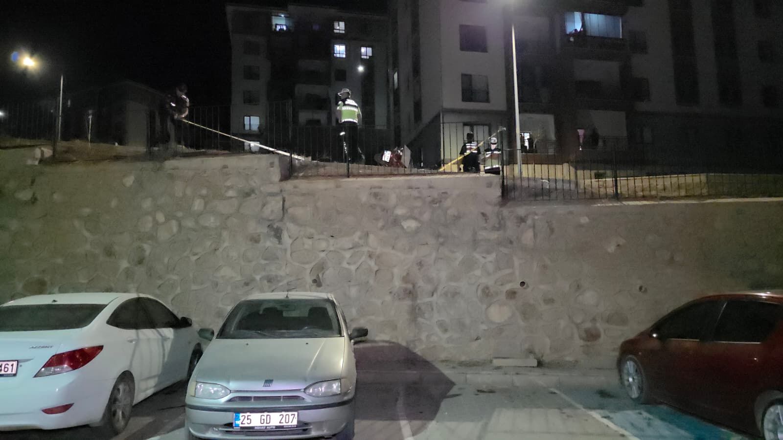 İnegöl’de Hamile Kadın Metrelerce Yüksekten Düştü (2)