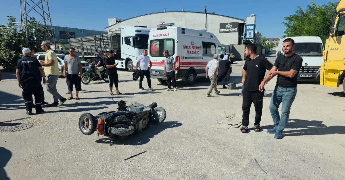 İnegöl’de Iki Motosiklet Çarpıştı 1 Sürücü Ağır Yaralandı (2)