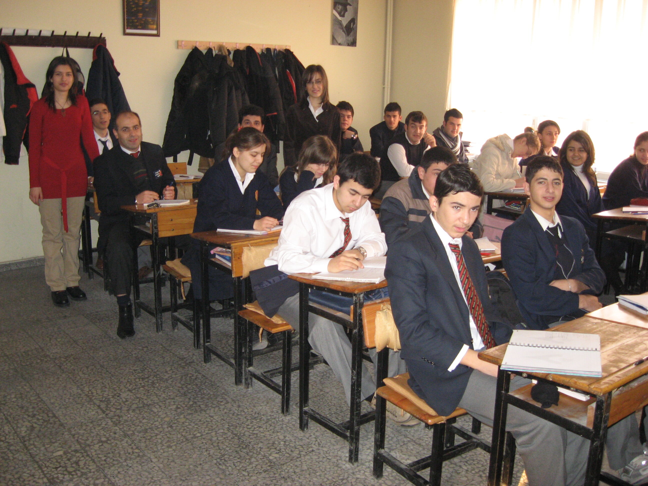 İnegöl'de Lise Öğrencileri Okul Yönetimine El Koydu Arşivden 2008 (2)