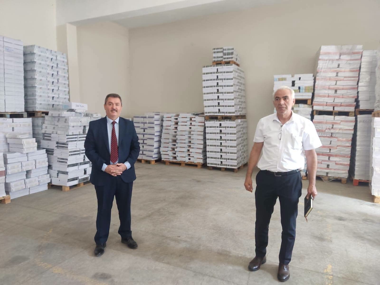 İnegöl’de Öğrencilerin Ders Kitapları Gelmeye Başladı (2)