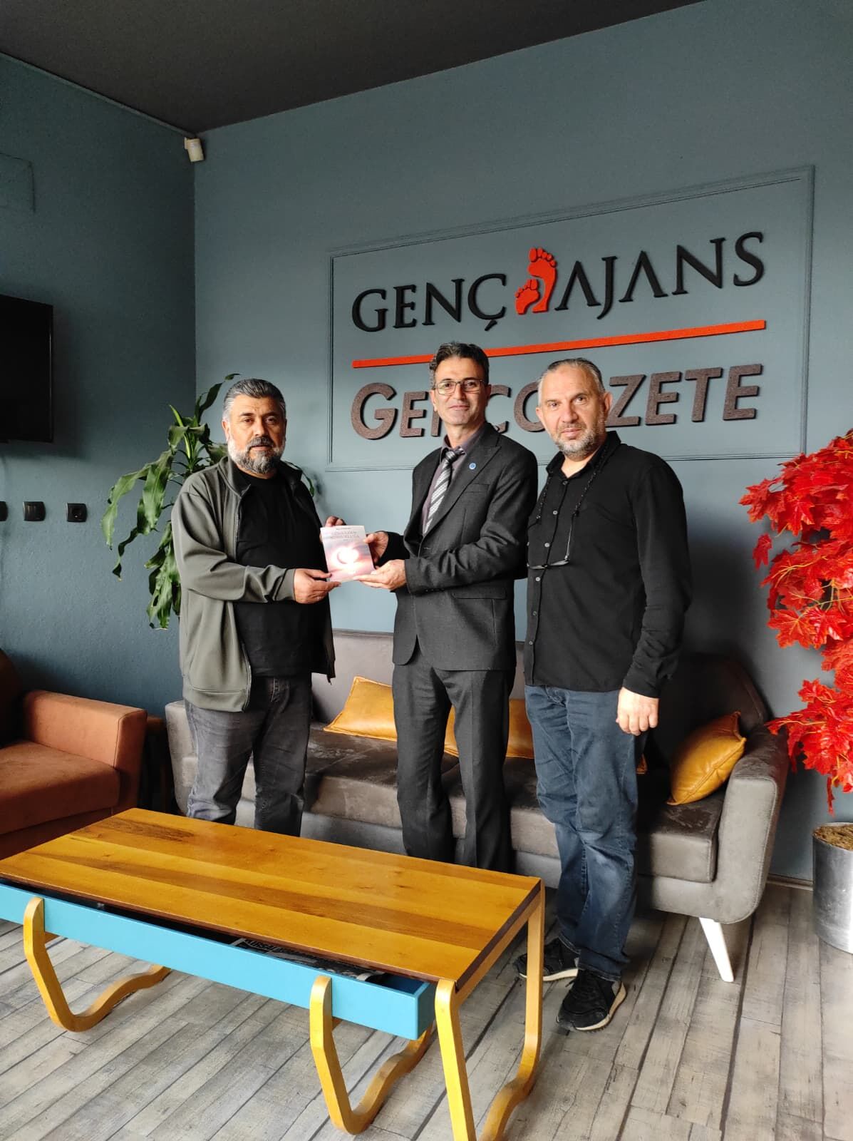 İnegöllü Şair Ali Yılmaz’ın Gönülden Sonsuzluğa isimli şiir kitabı çıktı