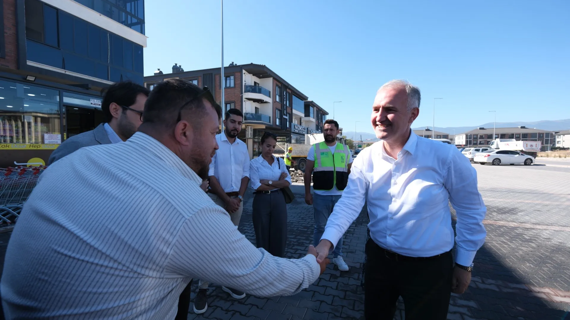 İnegöl'ün Beklediği Bölgede Asfalt Çalışması Başladı 2 Kilometrelik Yol 1 Ayda Tamamlanacak (2)