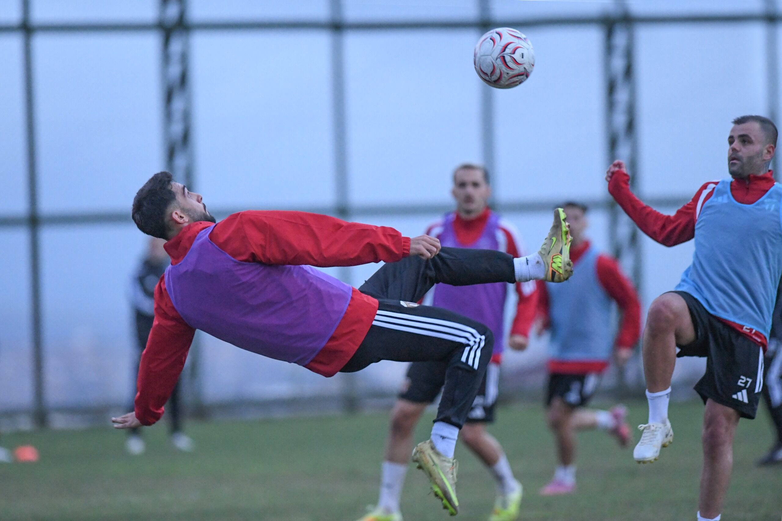 İsmail Serbest , İnegölspor Ile Ilk Antrenmanına Çıktı1