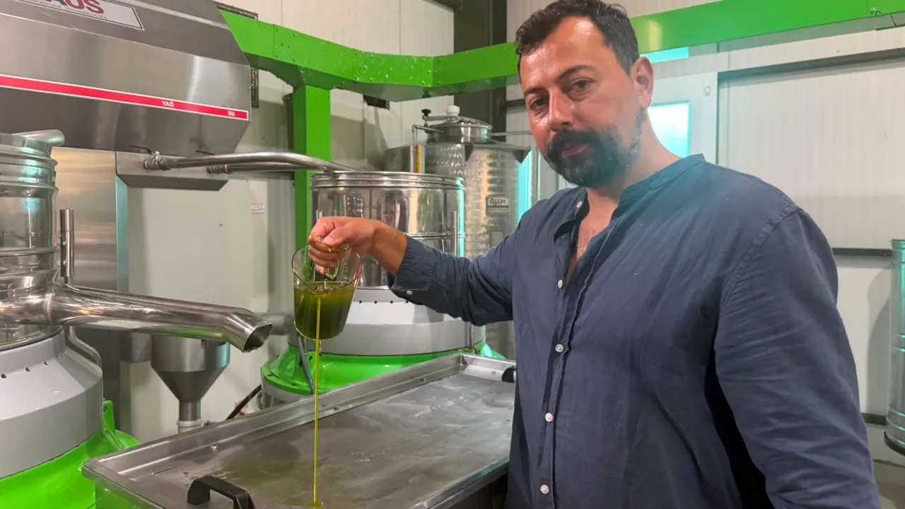 İznik’te Sezonun Ilk Zeytinyağı Üretildi 11 Kilo Zeytinden 1 Litre Yağ (4)