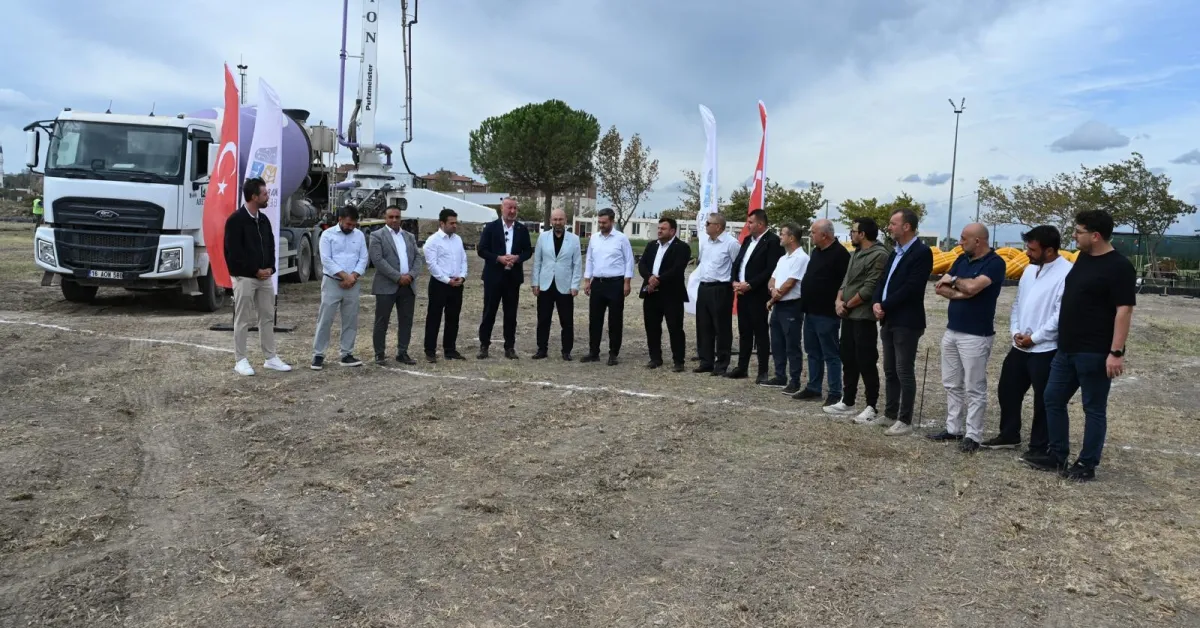 Karacabey’de 100 Milyon Tl’lik Spor Yatırımında Çalışmalar Başladı (1)