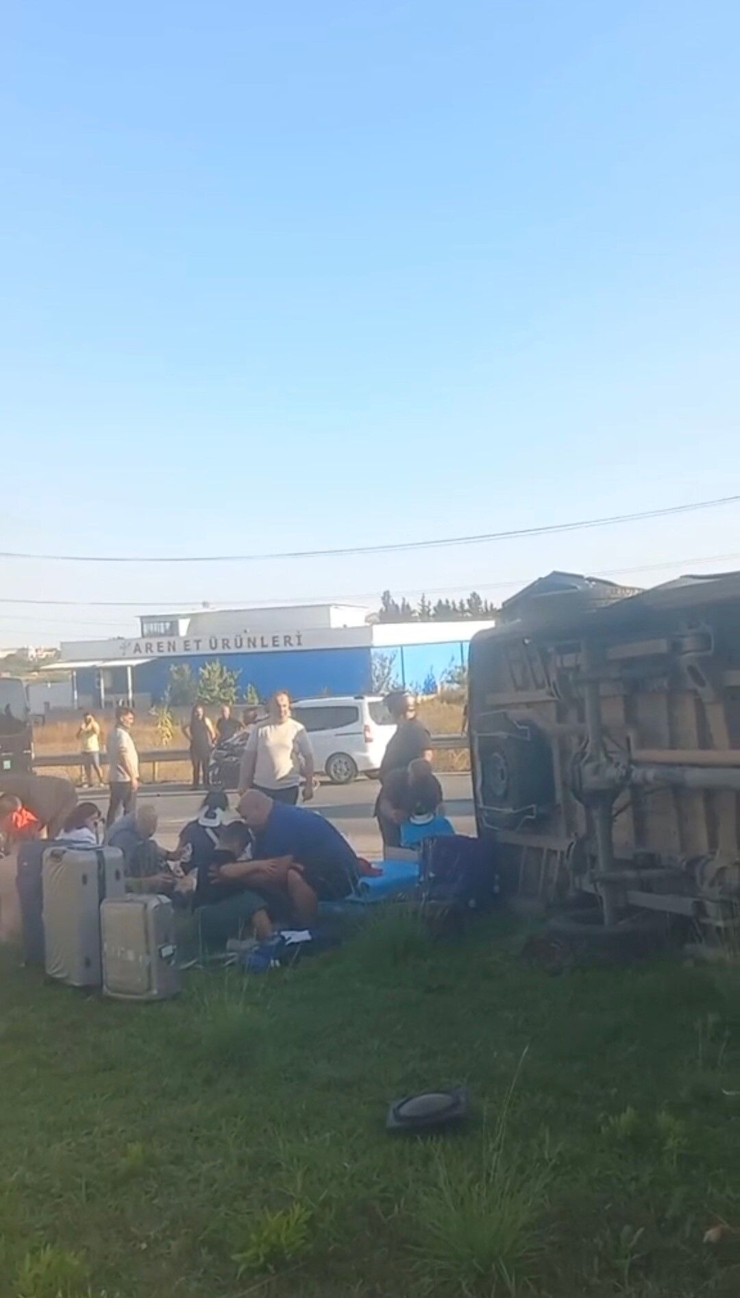 Manavgat’ta turistleri taşıyan minibüs kaza yaptı: 17 yaralı