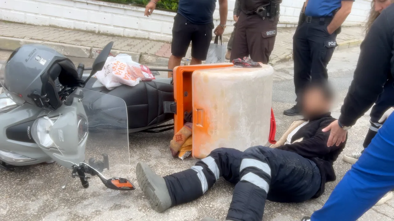Mudanya’da Ani Fren Yapan Motosikletli Kurye Yaralandı (1)