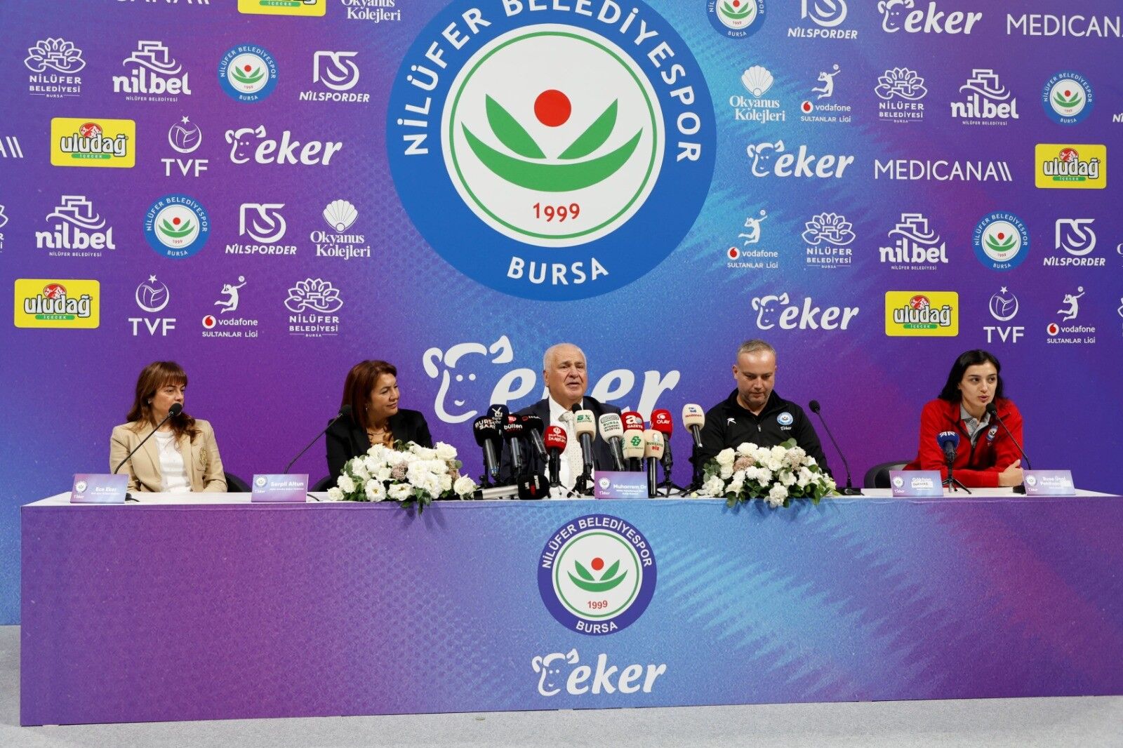 Nilüfer Belediyespor Eker Yeni Sezon Kadrosunu Tanıttı