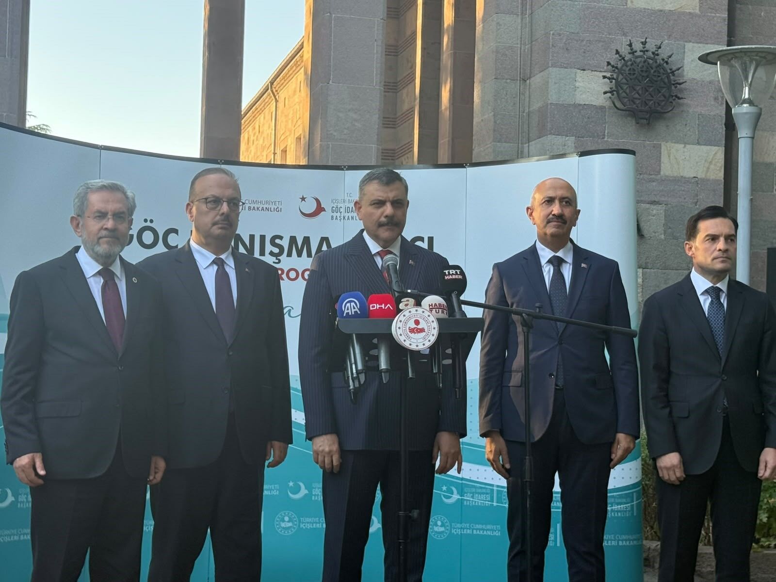 Okullarda Yeni Güvenlik Dönemi! 2 Bin 800 El Dedektörü Dağıtıldı