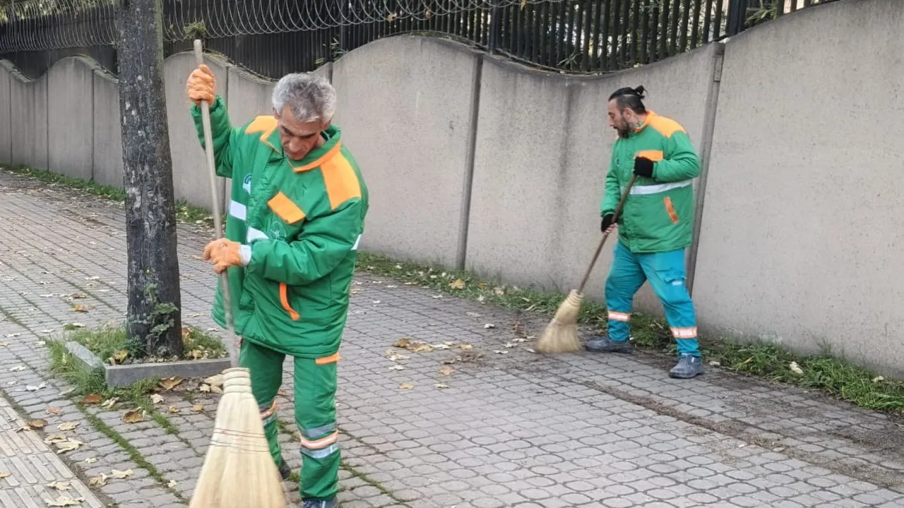 Osmangazi’de temizlik ekipleri 7 gün 24 saat sahada