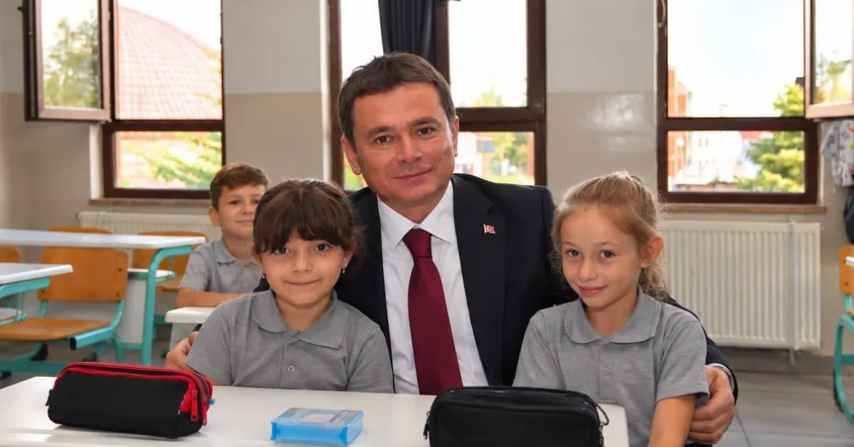 Osmangazi’de Yeni Eğitim Yılının Ilk Gününde Başkan Aydın Öğrencilerle Buluştu (1)