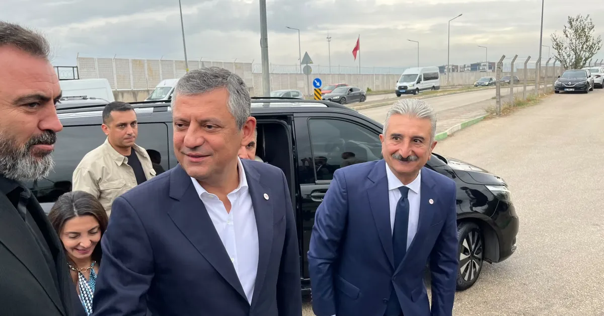 Özgür Özel, Mustafa Bozbey’i Cezaevinde Ziyaret Etti (1)