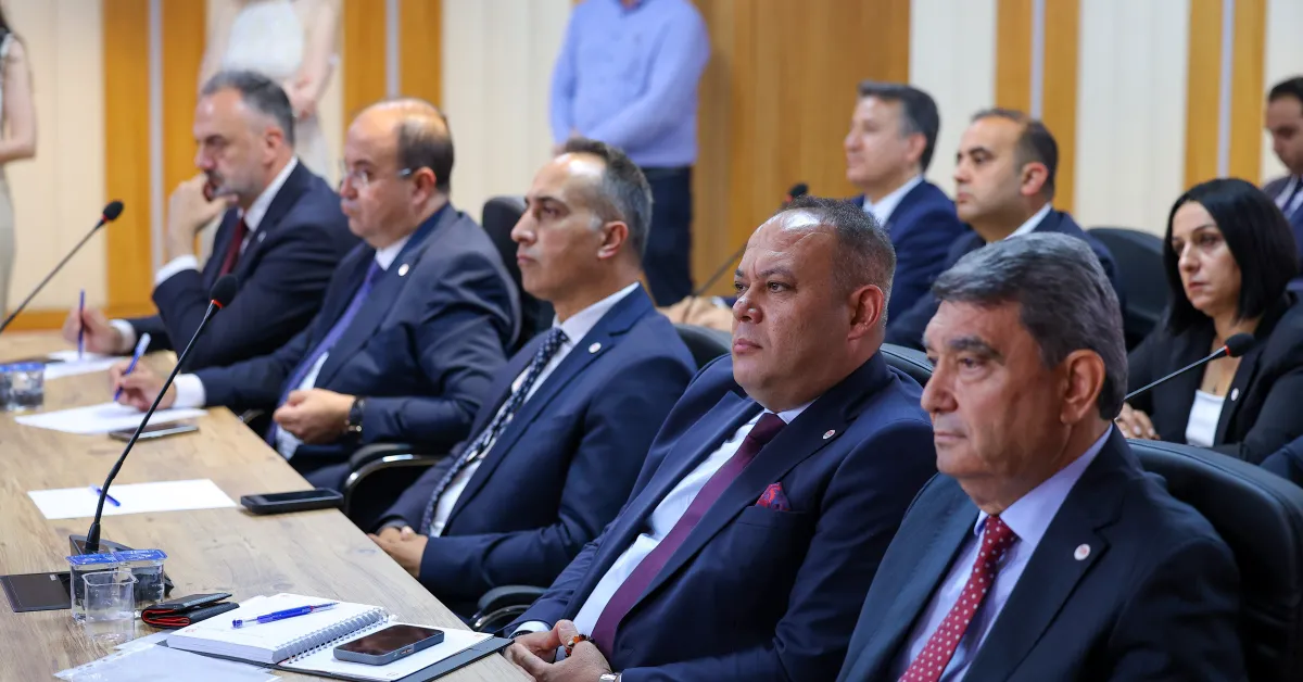 Özgür Özel’den Yeni̇ Parti’nin “7 Sözü” Türkiye’yi Yönetmeye Hazırız (3)