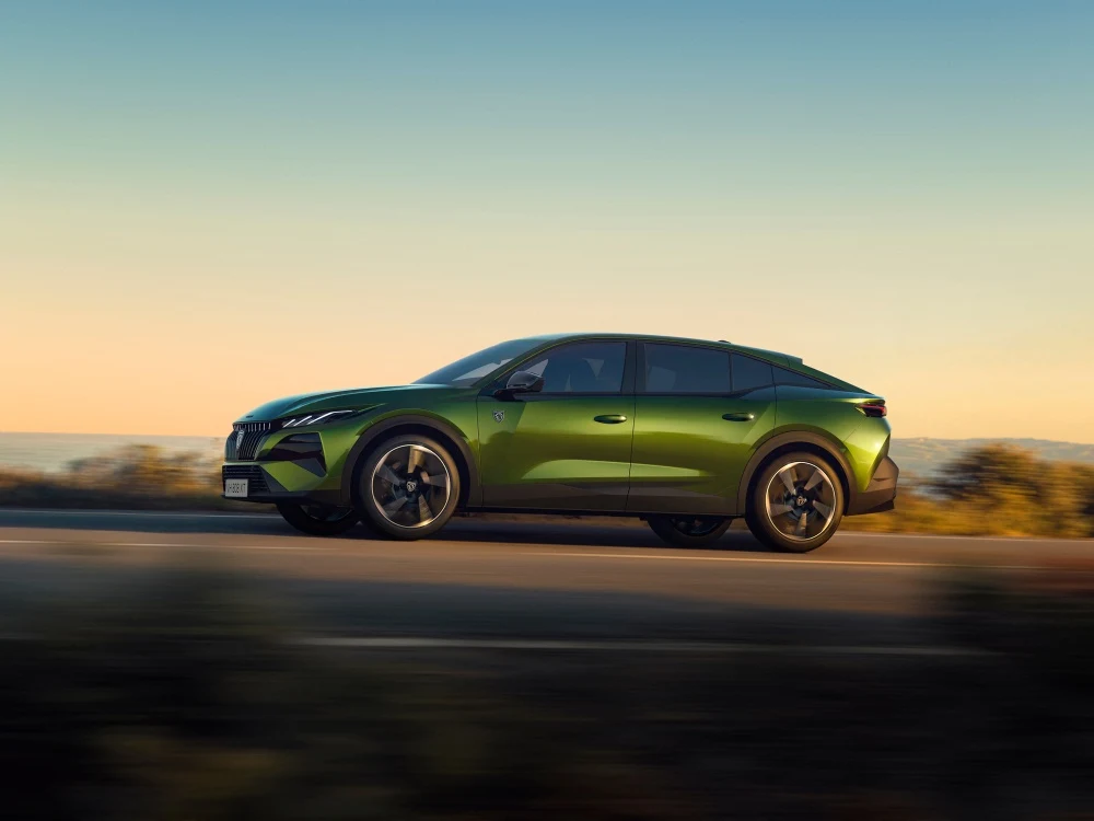 Peugeot 408 Makyajli Profil Taasrimi
