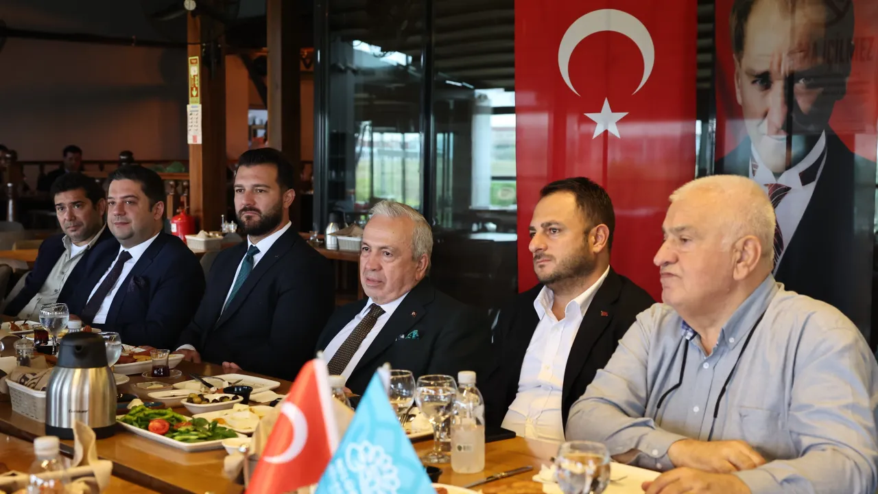 Şadi Özdemir Bursaspor Tribün Liderleriyle Buluştu (4)
