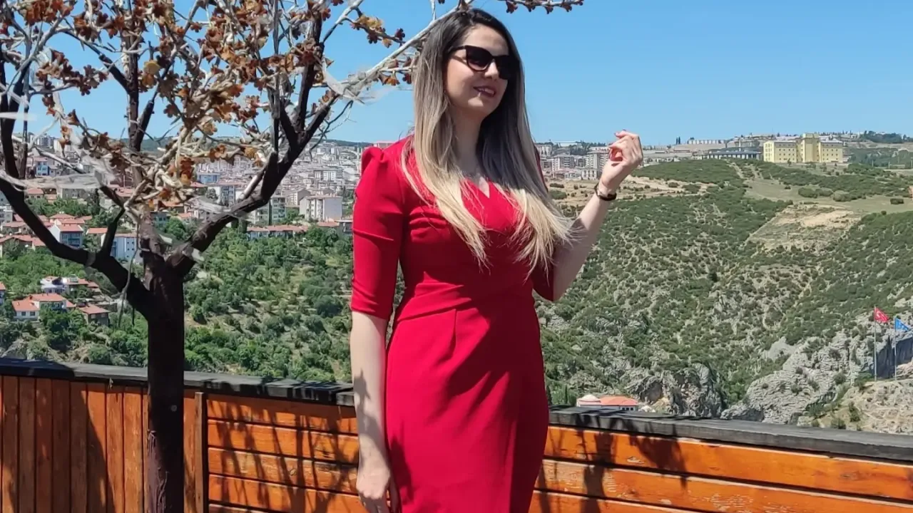 Zafer Partisi İlçe Başkanı Emine Pamuk Mutlu