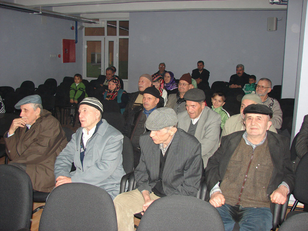 Ters Evlenme’ Ile Yüzleri Güldü Huzurevi Arşivden 2009 Gençgazete (4)