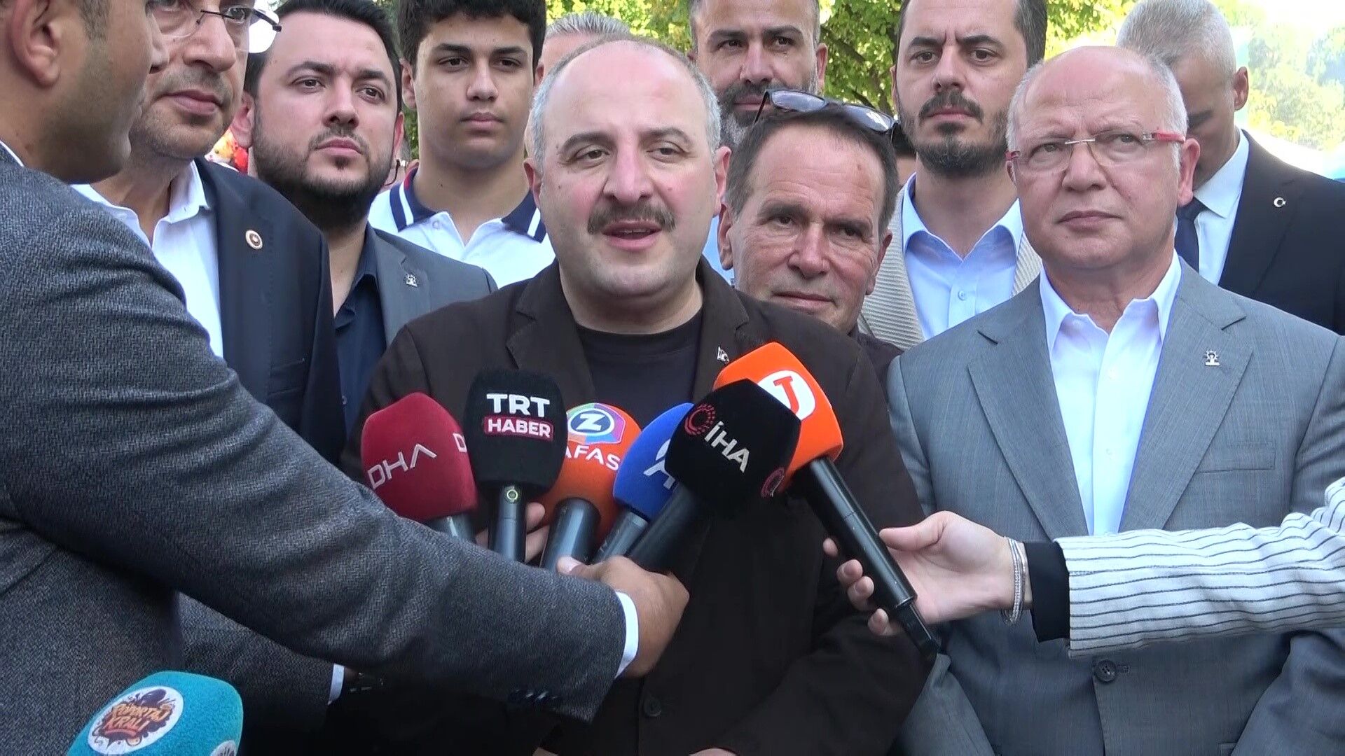 Varank’tan Özgür Özel’e Börek Tepkisi“Vatandaşla Nasıl Konuşulması Gerektiğini Bilmek Gerekiyor”