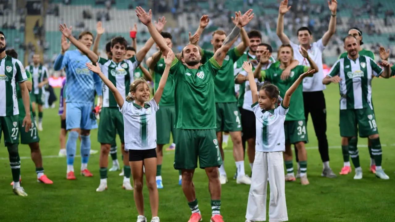 Bursaspor’da Mustafa Er, iki oyuncudan vazgeçmedi-1