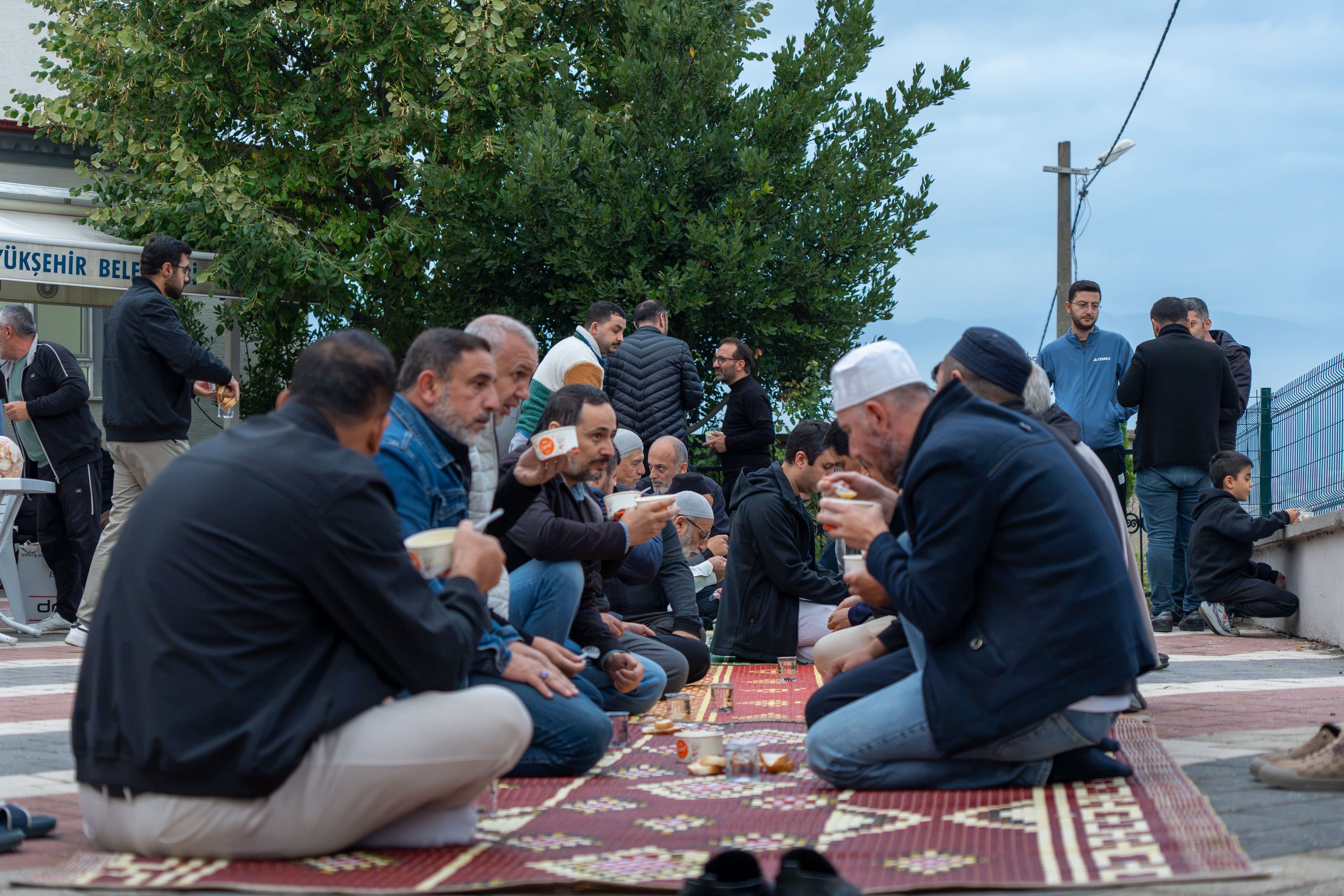 İnegöl OSB Camii’nde pazar sabahları namaz ve çorba buluşması