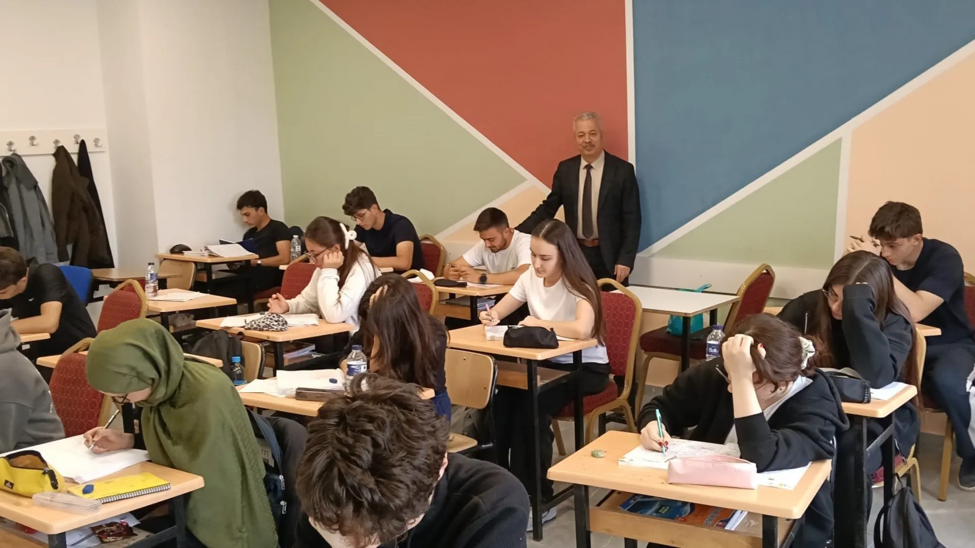 Yenişehir’de Ücretsiz Hazırlık Kurslarından 13 Öğrenci Tıp Fakültesine Yerleşti (2)