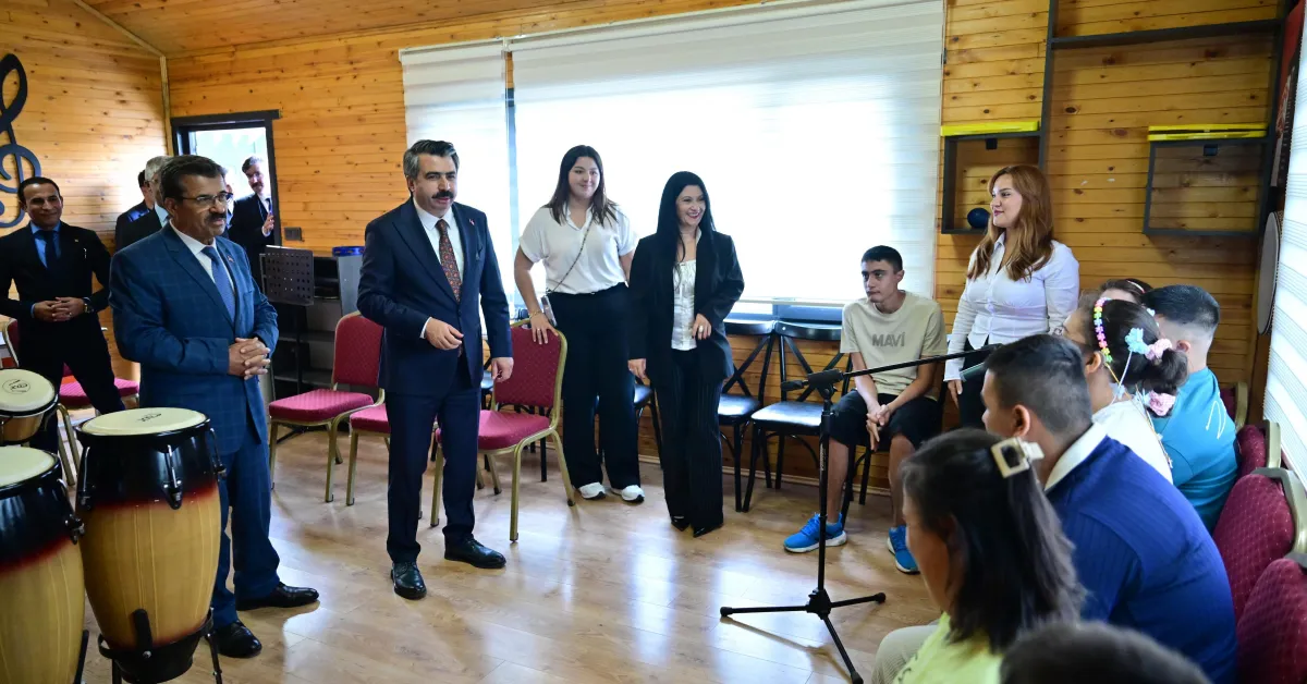 Yıldırım’da Başkan Oktay Yılmaz’dan Özel Öğrencilere Okulun Ilk Günü Ziyareti (5)