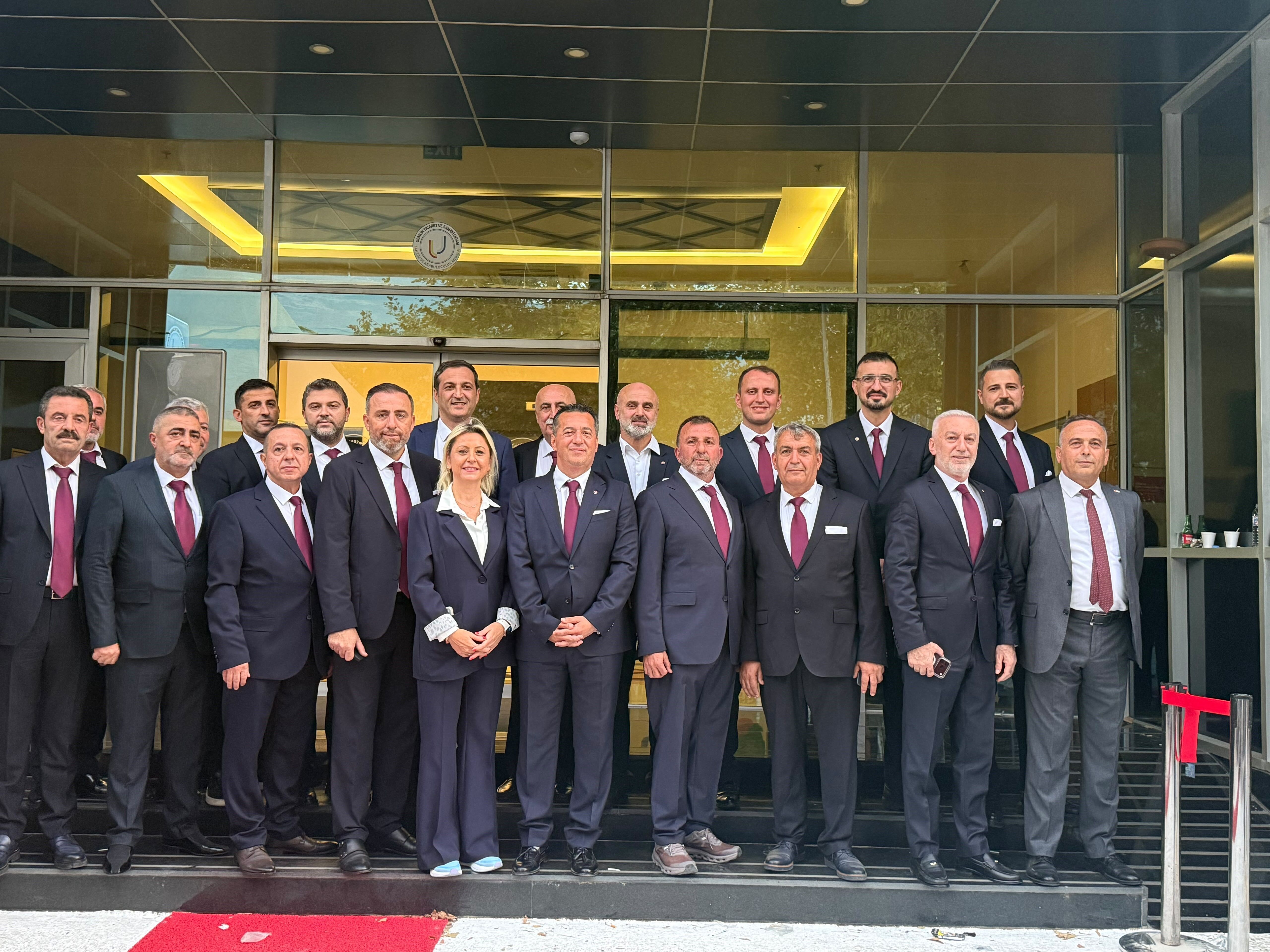 Gemlik Ticaret ve Sanayi Odası seçimlerinde Hasan Hamaloğlu'nun listesi kazandı