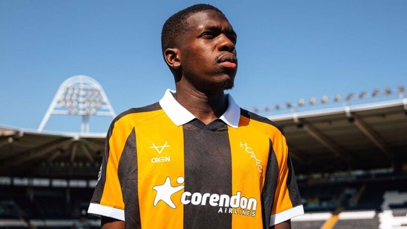 Acun Ilıcalı’nın Sahibi Olduğu Hull City’de Forma Giyen Lucas Gourna Douath, Antrenman Tesisleri Yakınında Trafik Kazası Geçirdi. Aracı Ters Dönen 23 Yaşındaki Futbolcu Kazadan Yara Almadan Kurtuldu.
