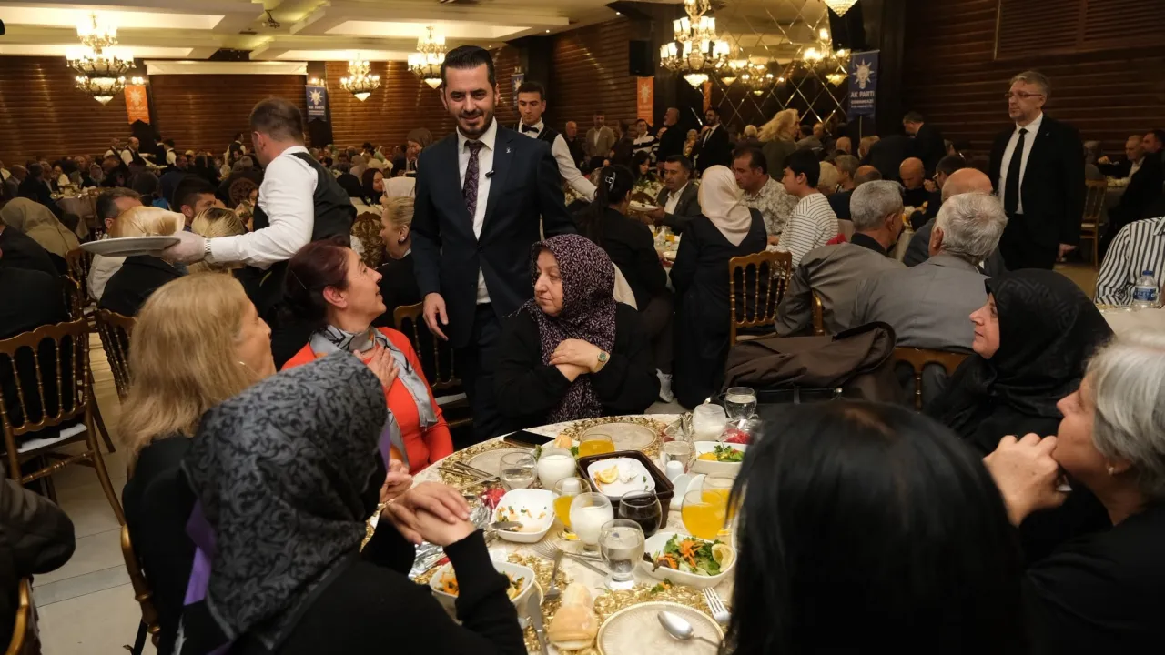 Ak Parti Osmangazi'de Muhtarlarla Buluştu 136 Mahalle Vurgusu (3)