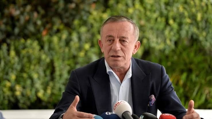Ali Ağaoğlu Kimdir, Kaç Yaşında, Nereli? Eşi Kim ? Çocukları Var Mı ?Serveti Ne Kadar? Ali Ağaoğlu Avrasya Gyo Hisselerinde Sert Düşüş! Ali Ağaoğlu Batıyor Mu ?