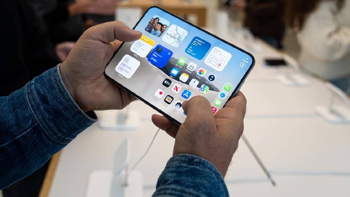 Apple'ın Ilk Katlanabilir Telefonu Iphone Duo Satışa Çıktı! Türkiye Fiyatı Belli Oldu1943932