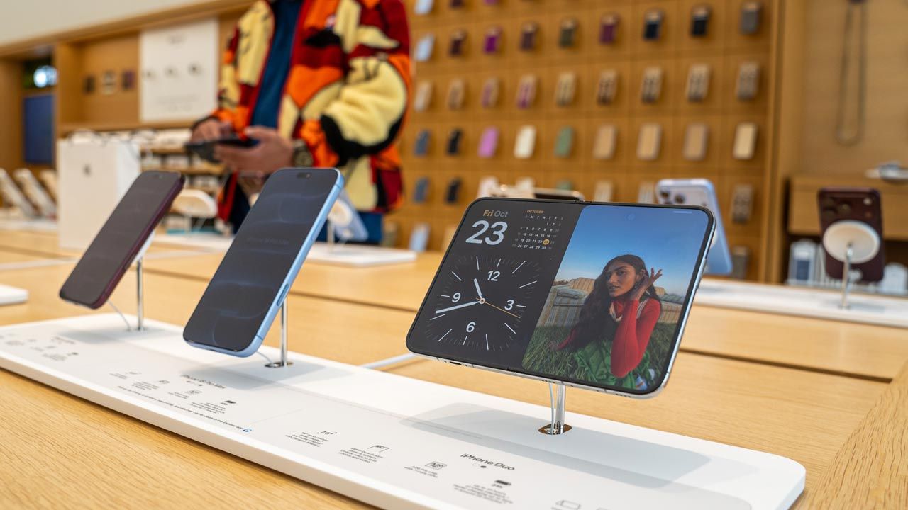 Apple'ın Ilk Katlanabilir Telefonu Iphone Duo Satışa Çıktı! Türkiye Fiyatı Belli Olduiphone Yarin Duo