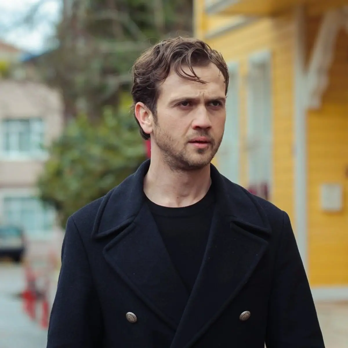 Aras Bulut İynemli Kimdir, Kaç Yaşında, Nereli, Hangi Dizi Ve Filmlerde Oynadı, Evli Mi?1200Xauto 4.Jpg