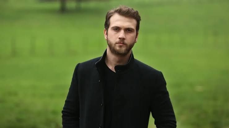 Aras Bulut İynemli Kimdir, Kaç Yaşında, Nereli, Hangi Dizi Ve Filmlerde Oynadı, Evli Mi?Images 18